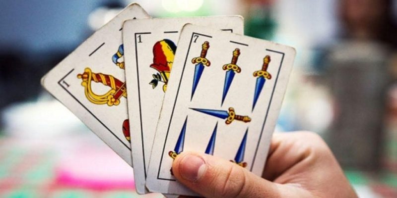Para divertirse un domingo con juegos de cartas 